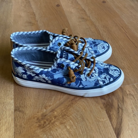 New Sperry shoes - Picture 5 of 6